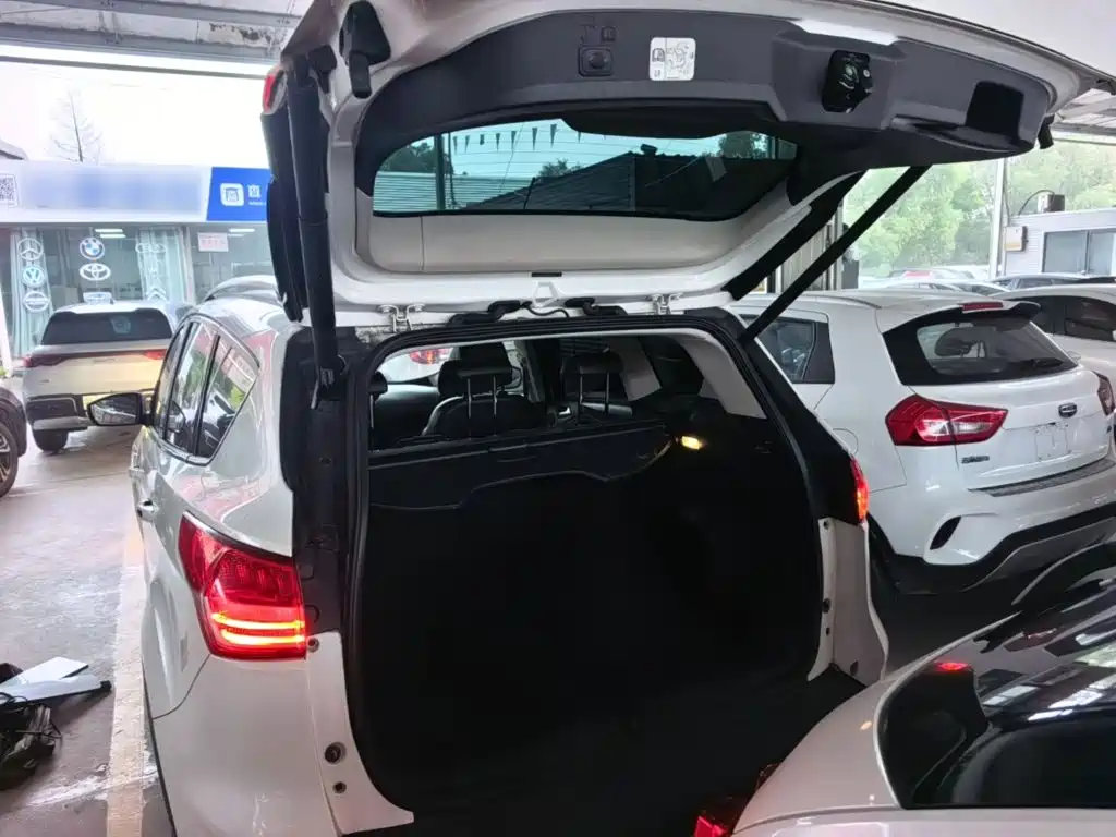 Ford Kuga — миниатюра 19