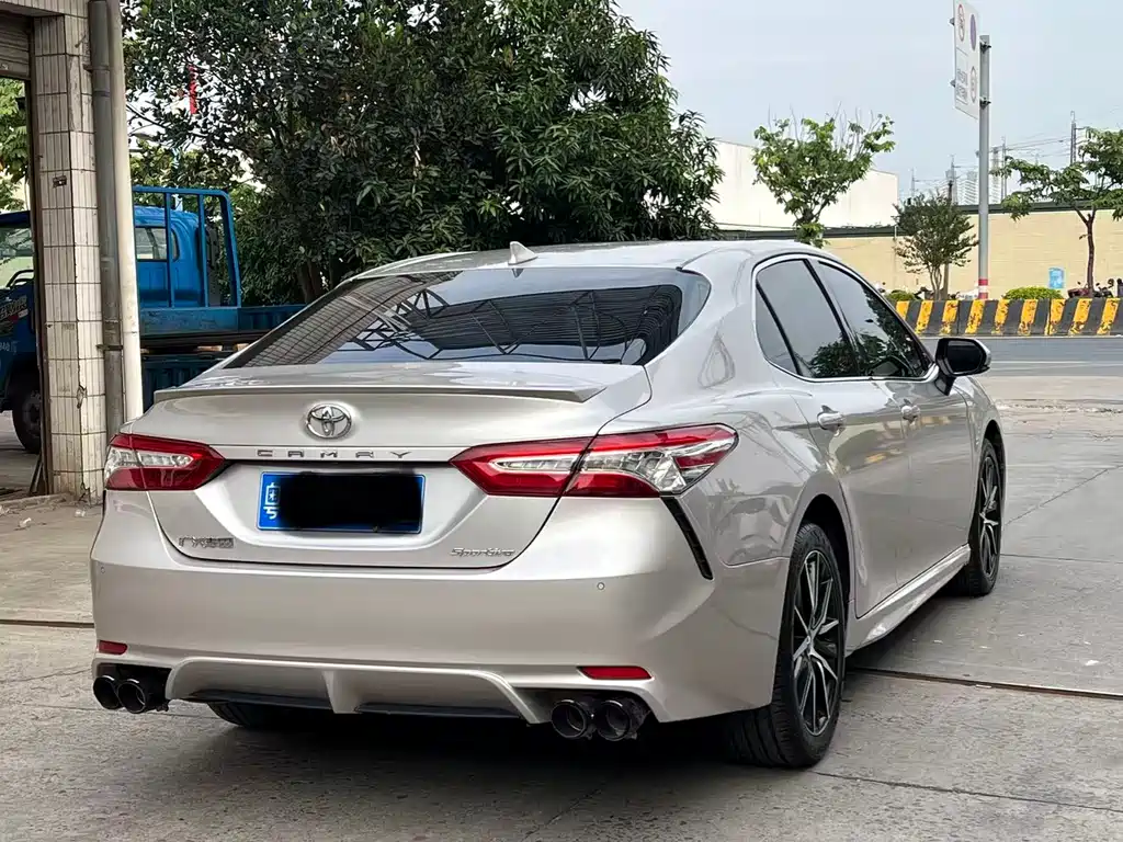 TOYOTA CAMRY