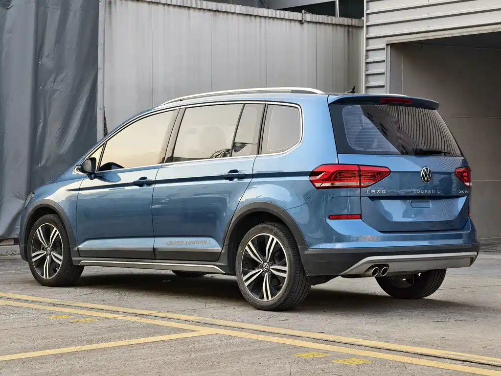 Volkswagen Touran — миниатюра 7