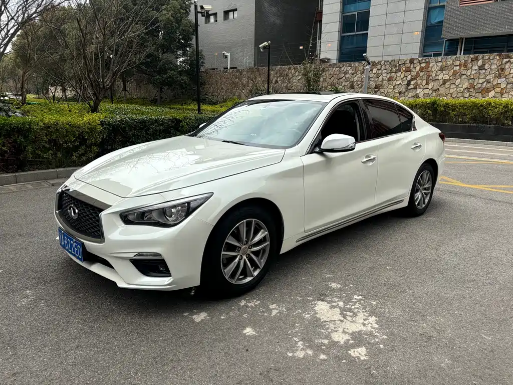 INFINITI Q50L