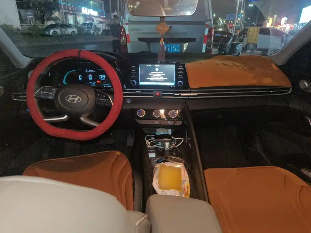 Hyundai Elantra — миниатюра 5