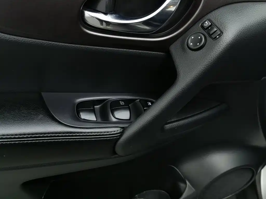Nissan X-Trail — миниатюра 9