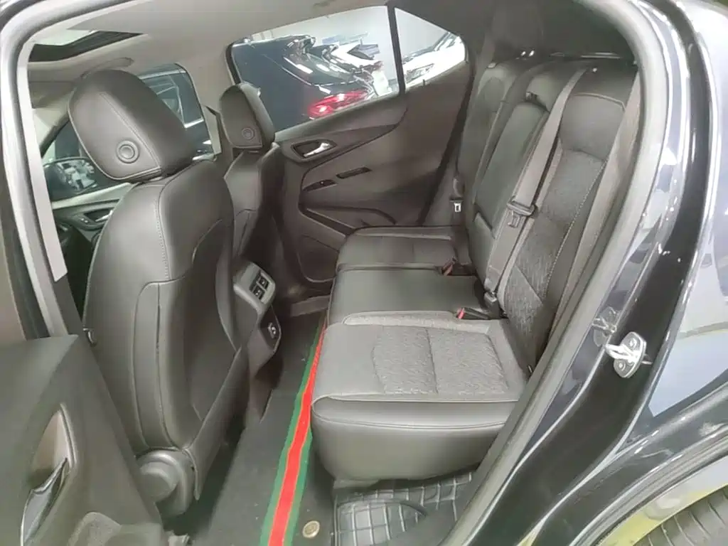 Chevrolet Equinox — миниатюра 17