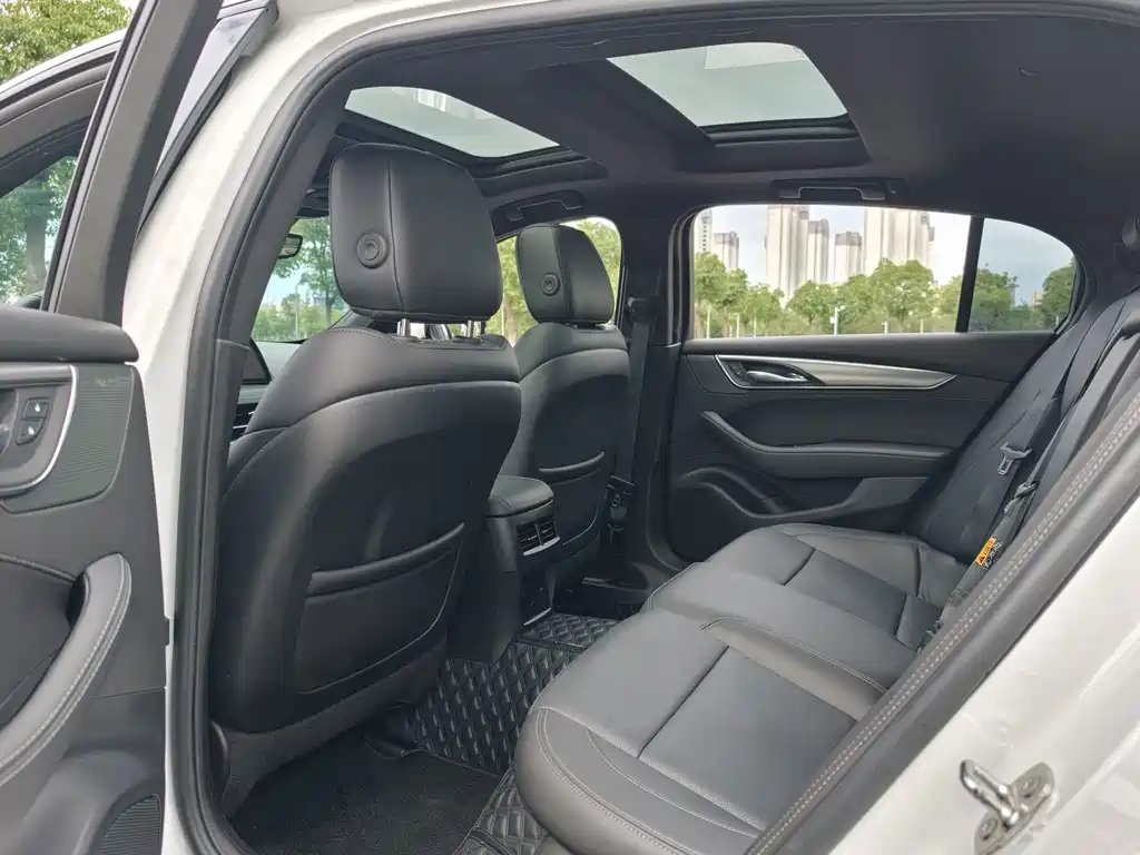 Cadillac CT5 — миниатюра 10