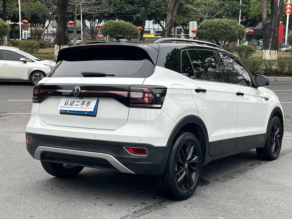 VOLKSWAGEN EXPLORING THE SHADOW