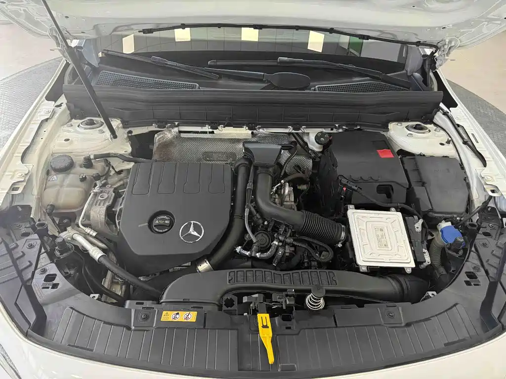 Mercedes-Benz GLB — миниатюра 21