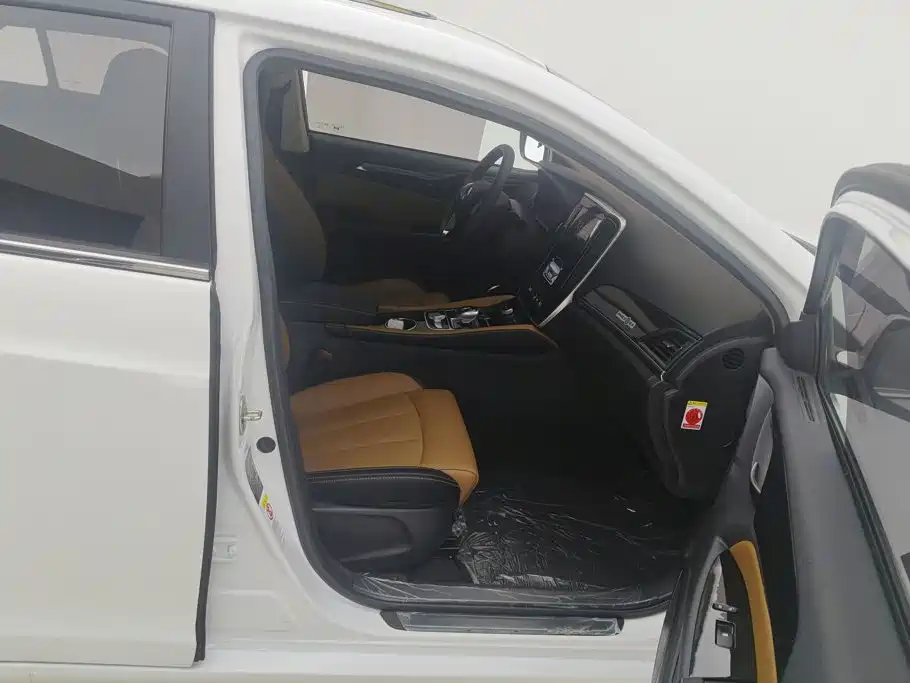 BYD Qin NEV — миниатюра 8