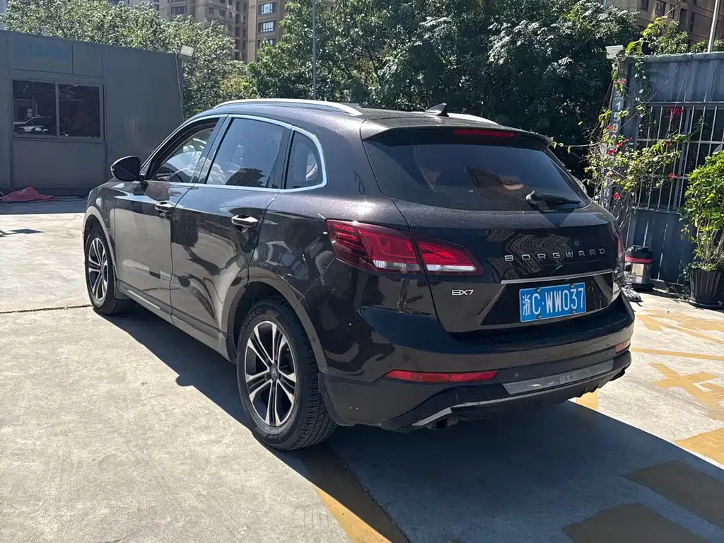 Borgward BX7 — миниатюра 6