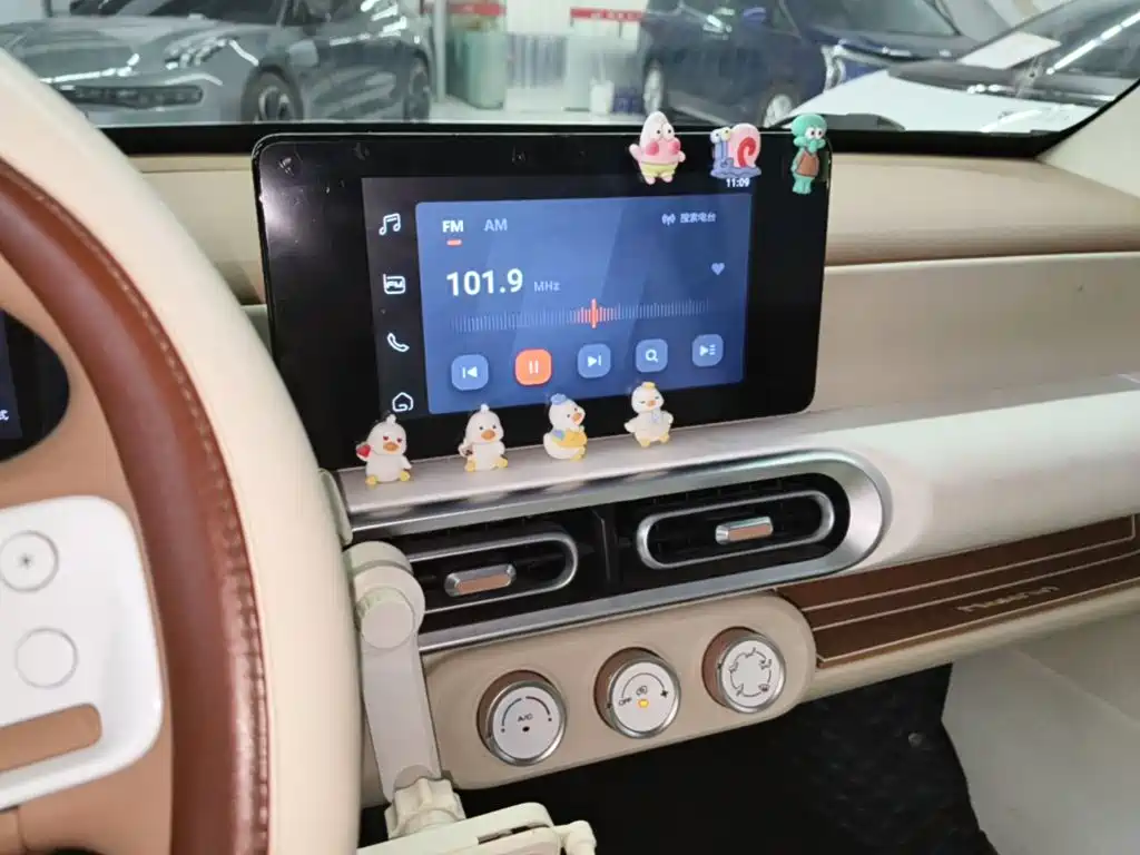 Wuling MINIEV — миниатюра 13