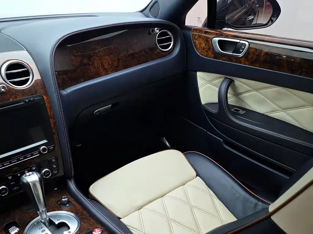 Bentley Flying Spur — миниатюра 12