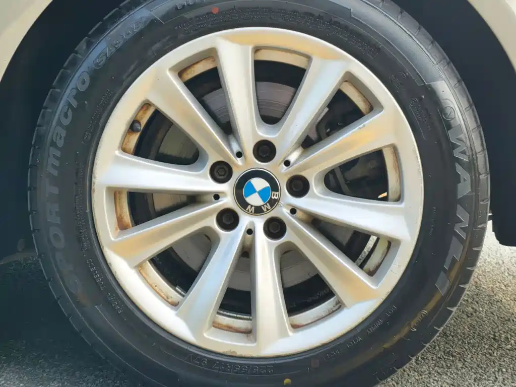 BMW 5 Series — миниатюра 10