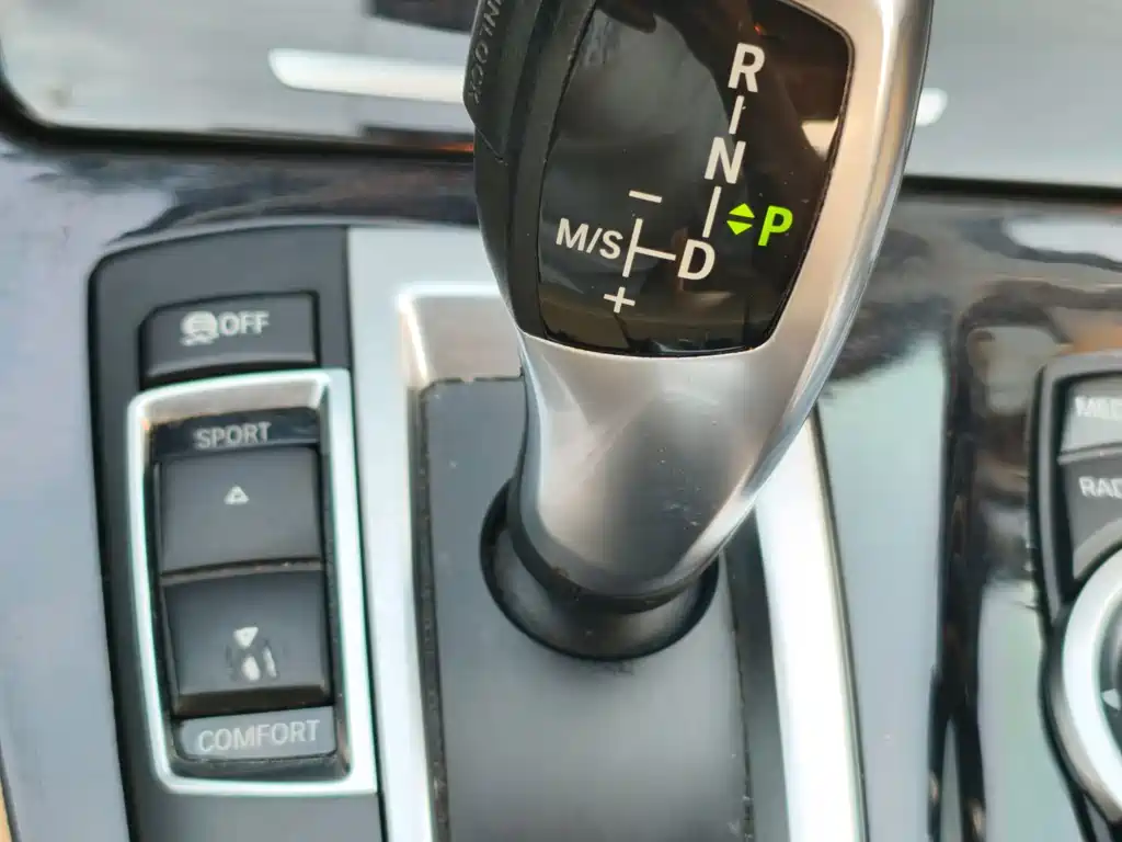 BMW 5 Series — миниатюра 19
