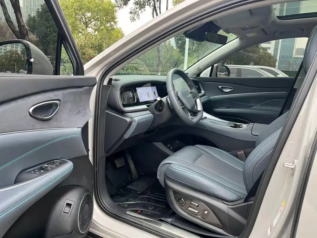 BYD SEA LION 07 DM I