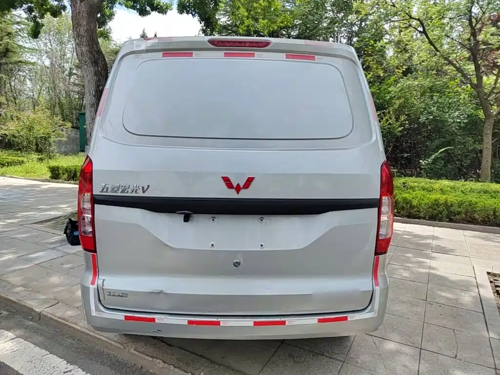 Wuling Hongguang V — миниатюра 6