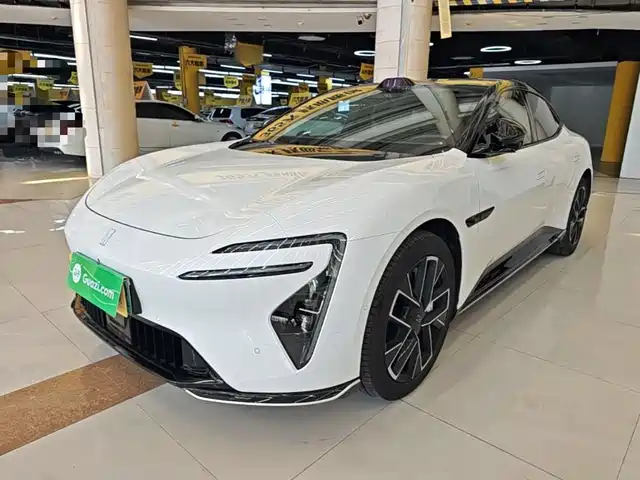 2025 Avatr 06