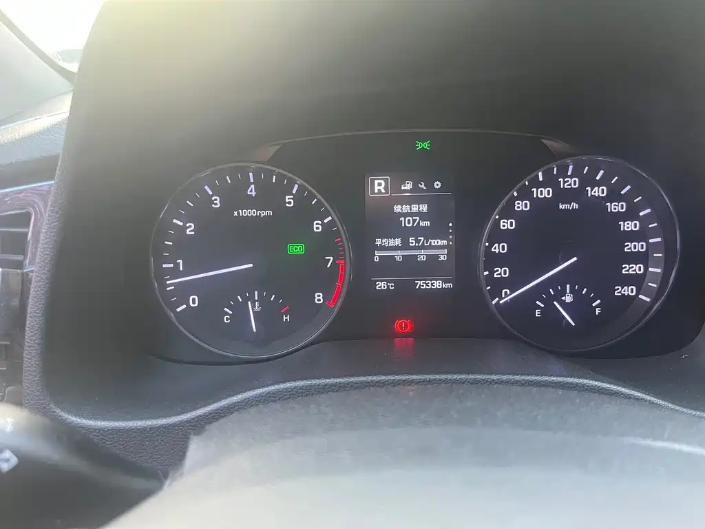 Hyundai Elantra — миниатюра 11