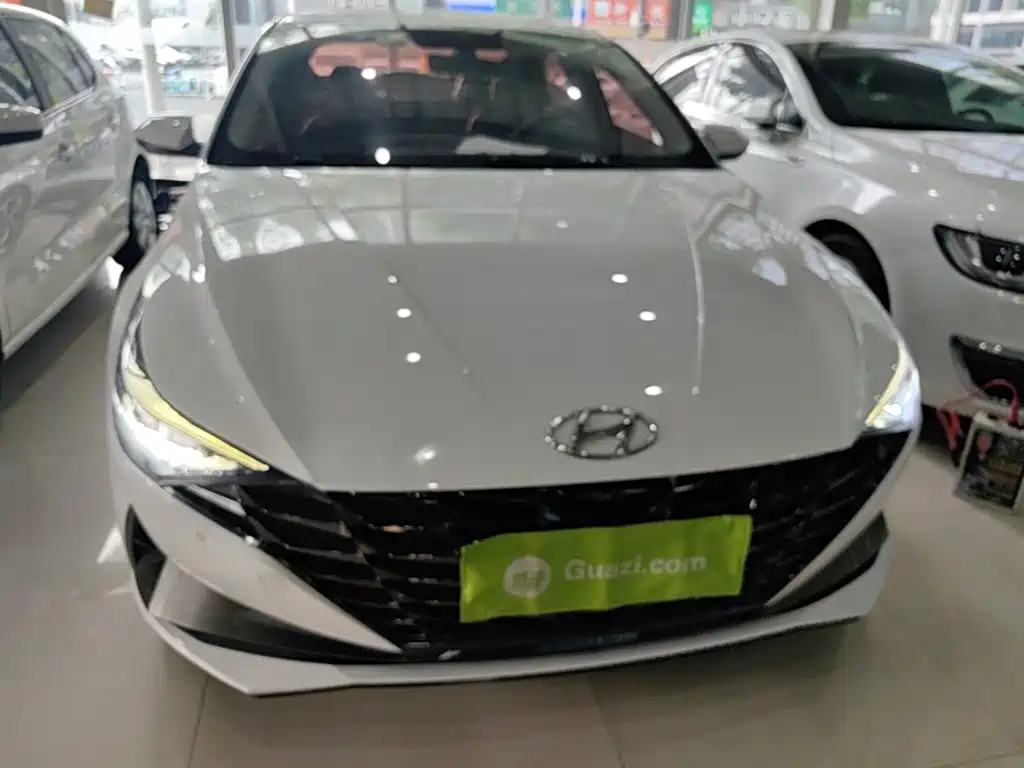 Hyundai Elantra — миниатюра 3