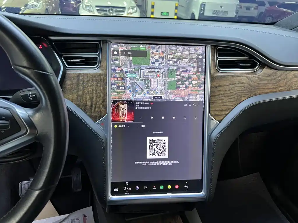 TESLA MODEL X