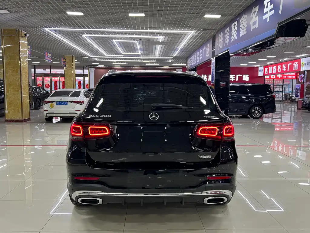MERCEDES-BENZ GLC