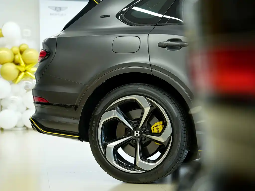 Bentley Bentayga — миниатюра 8