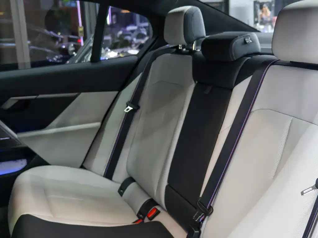 BMW M5 New Energy — миниатюра 34