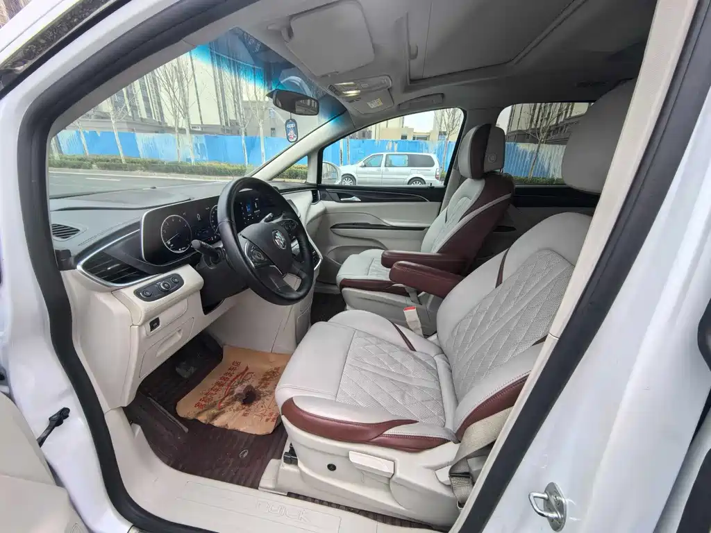 Buick GL8 — миниатюра 4