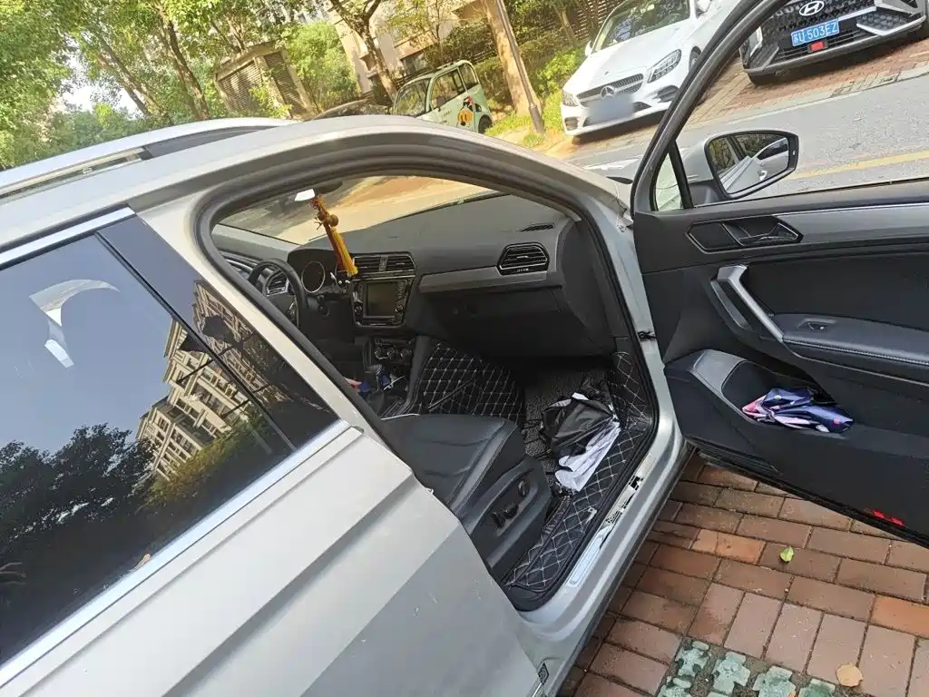 Volkswagen Tiguan L — миниатюра 19