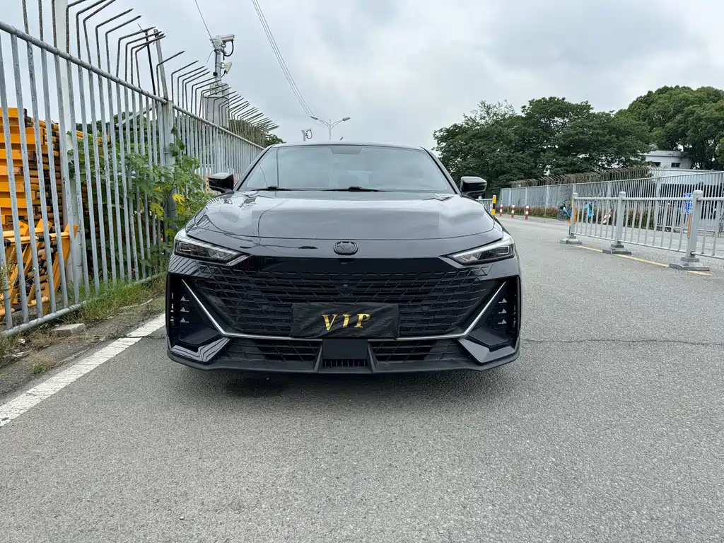Changan UNI-V 2022 1.5T Luxury