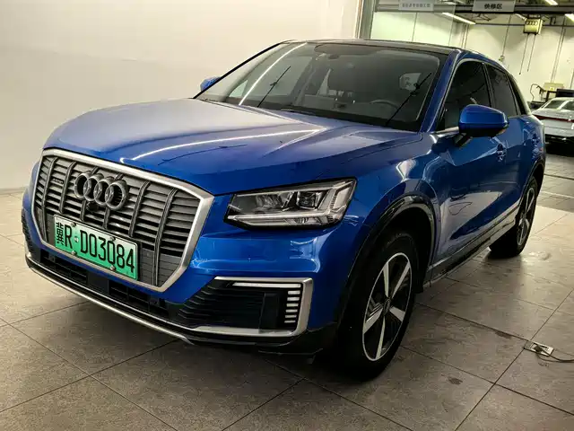 AUDI Q2L E TRON 2020