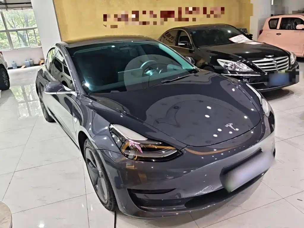 Tesla Model 3 — миниатюра 4