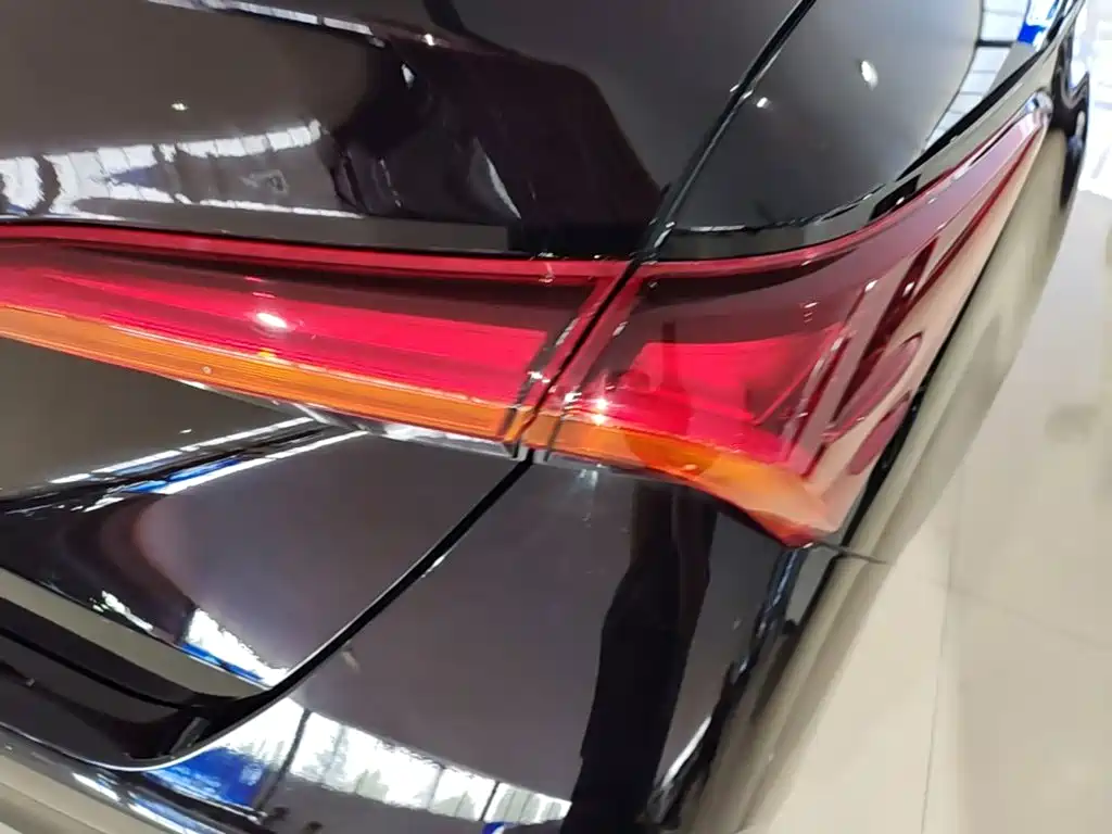 Toyota Avalon — миниатюра 8