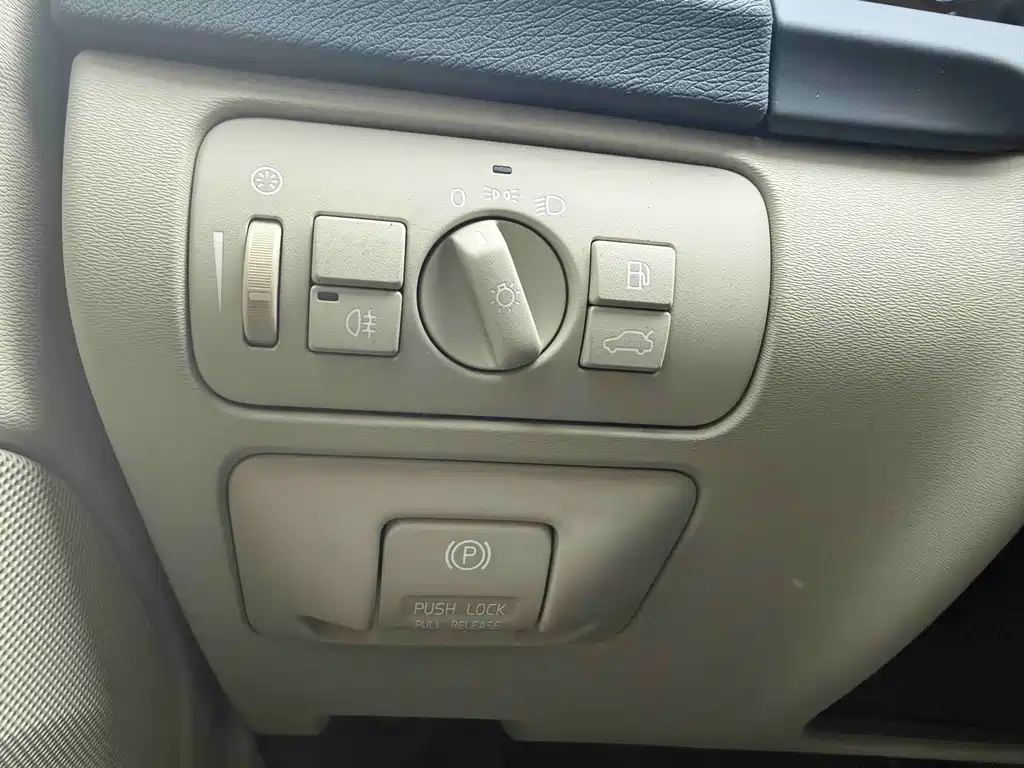 Volvo S60 (Import) — миниатюра 38