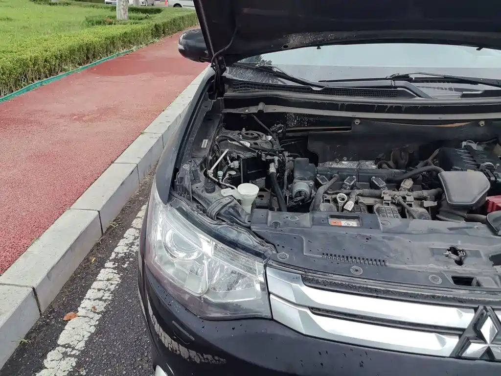 Mitsubishi Outlander (Import) — миниатюра 20