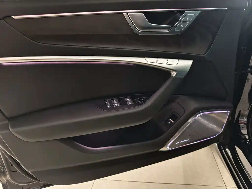 Audi A6L — миниатюра 6