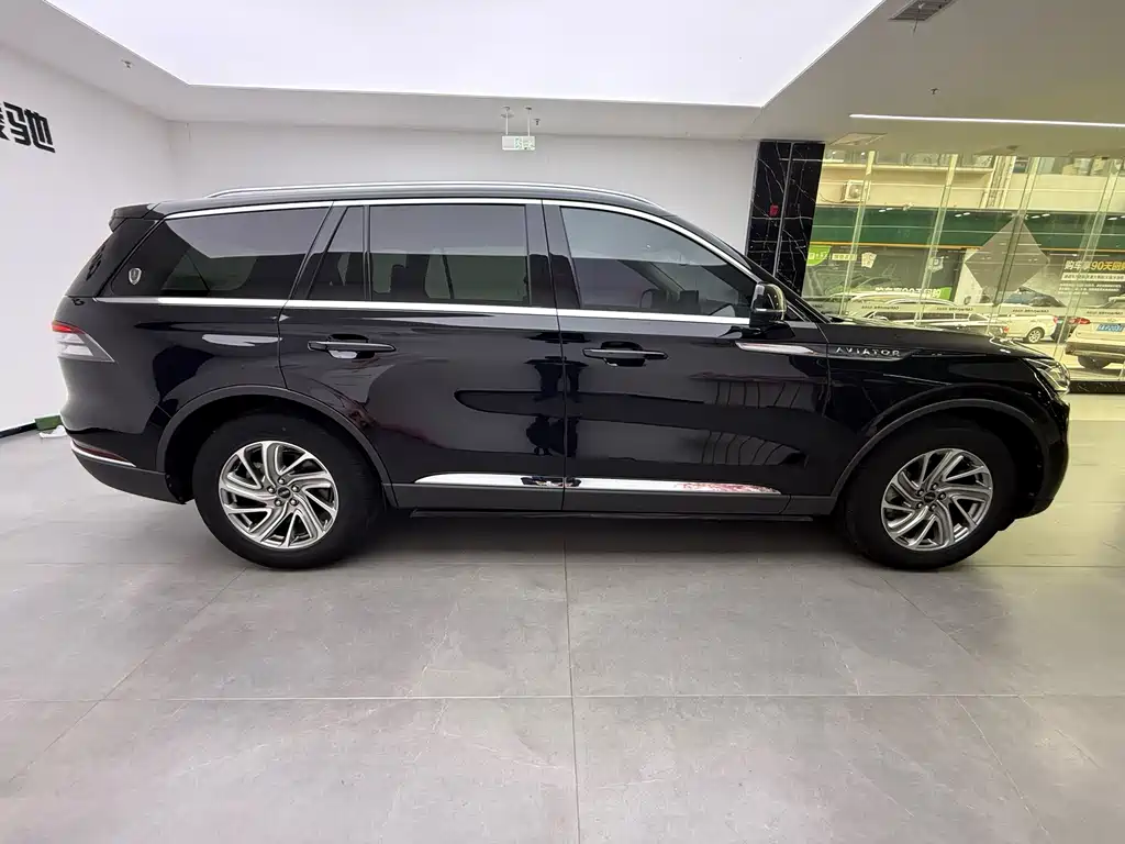 Lincoln Aviator — миниатюра 11