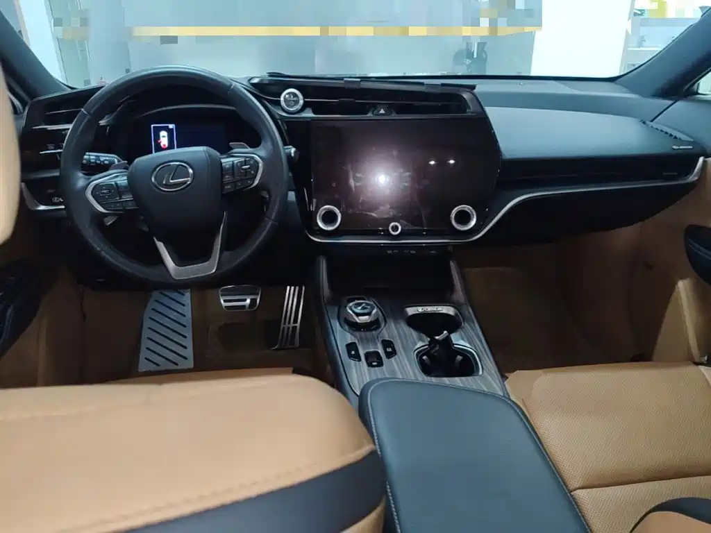 Lexus RZ — миниатюра 10