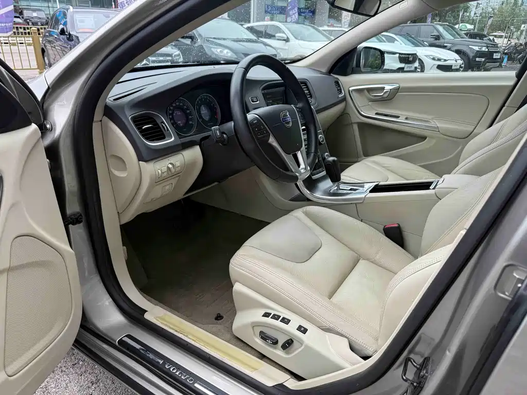 Volvo S60 (Import) — миниатюра 42