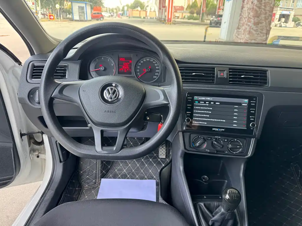 Volkswagen Santana — миниатюра 15