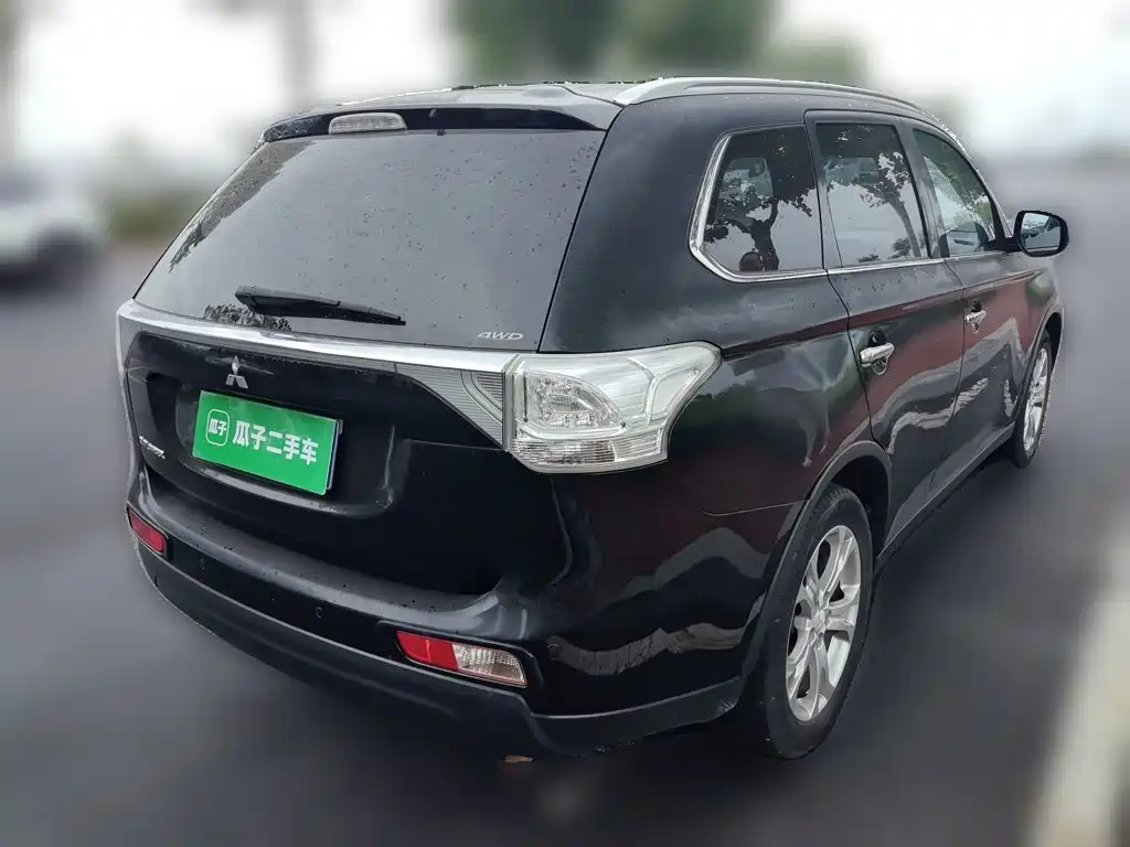 Mitsubishi Outlander (Import) — миниатюра 4