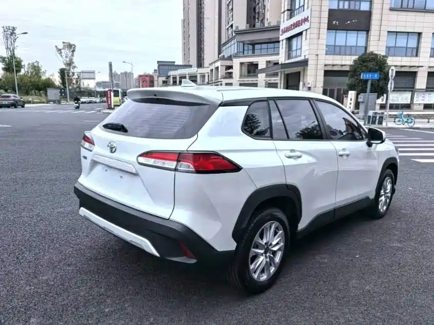 Toyota Corolla Cross — миниатюра 10
