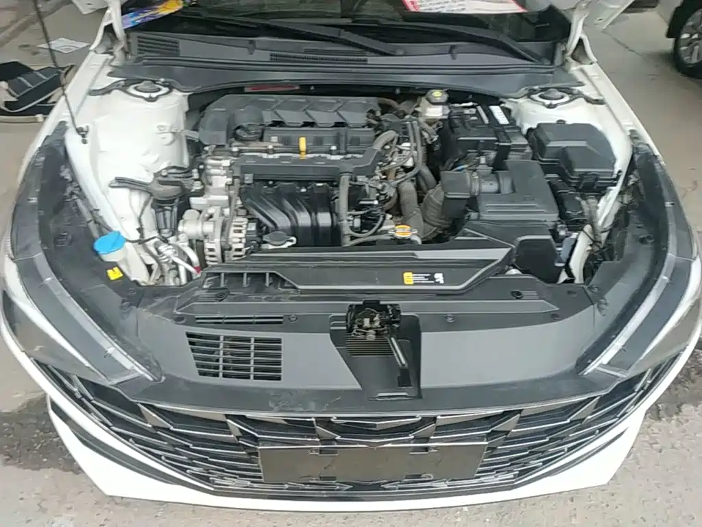 Hyundai Elantra — миниатюра 20