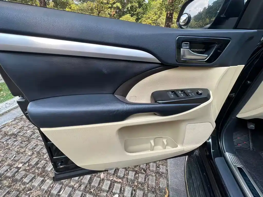 Toyota Highlander — миниатюра 15
