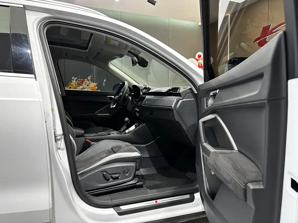 Audi Q3 — миниатюра 11