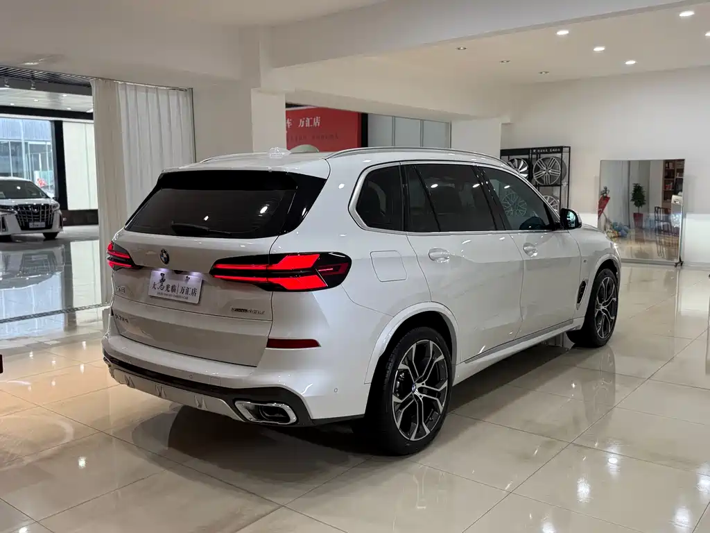 BMW X5 2023 xDrive 40Li M Sport