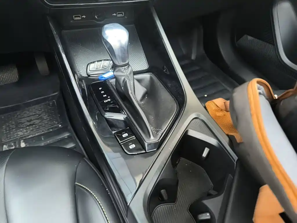 Roewe i5 — миниатюра 14