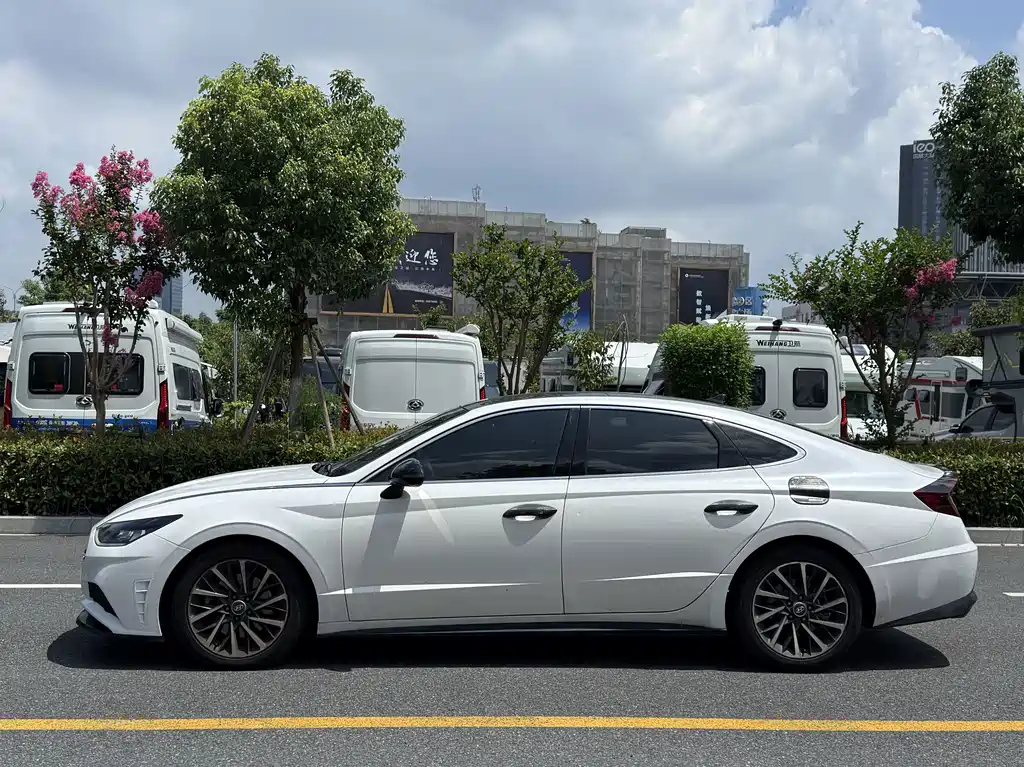 Hyundai Sonata — миниатюра 4
