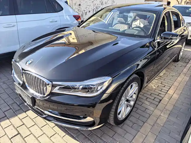 BMW 7 SERIES