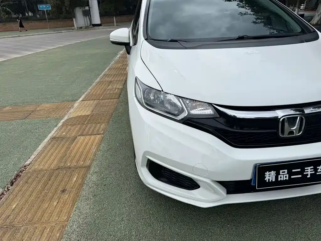 Honda Fit — миниатюра 6