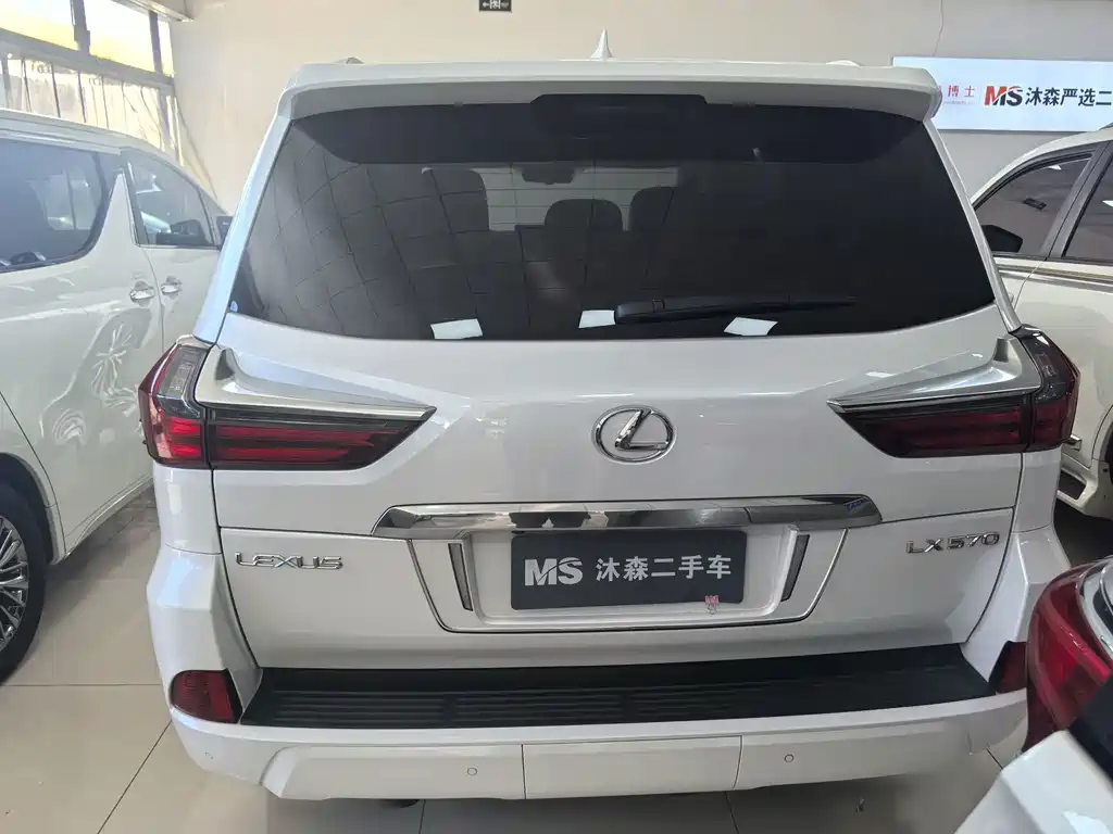 Lexus LX — миниатюра 5