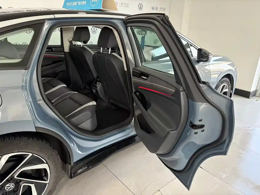 VOLKSWAGEN ID.7 VIZZION